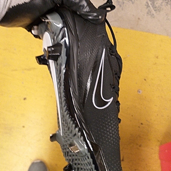 Football boots - Picture 3 of 3